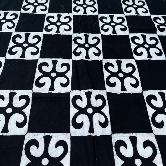 Malaysian Batik Tablecloth Tapestry Rectangle and Set Of 6 Cloth Napkins Set - Picture 10 of 16